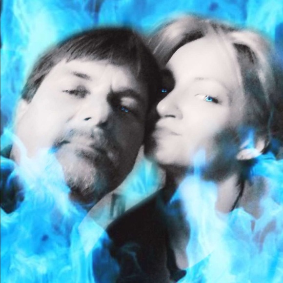 Meet your Posher, Angie new at this - Picture 3 of 5